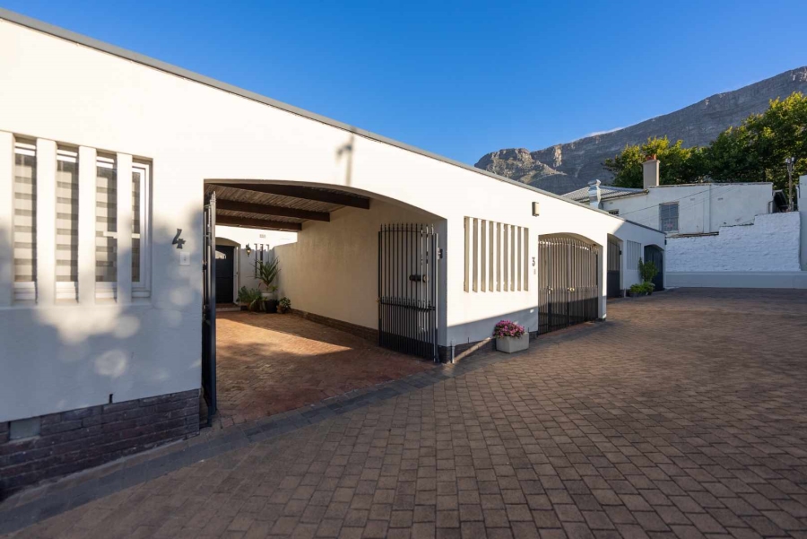 4 Bedroom Property for Sale in Oranjezicht Western Cape